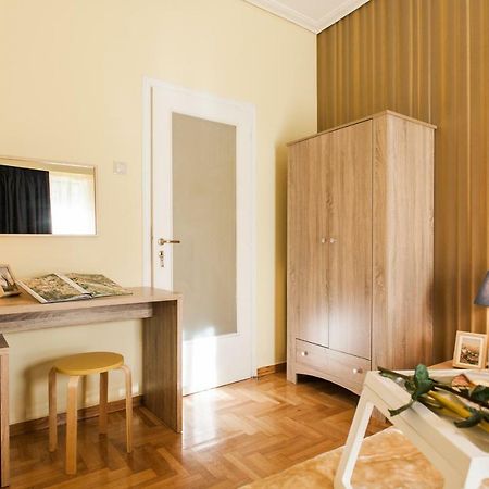 Private Central View Rooms In Apartment Near To Acropolis Metro Station Athens Exterior photo